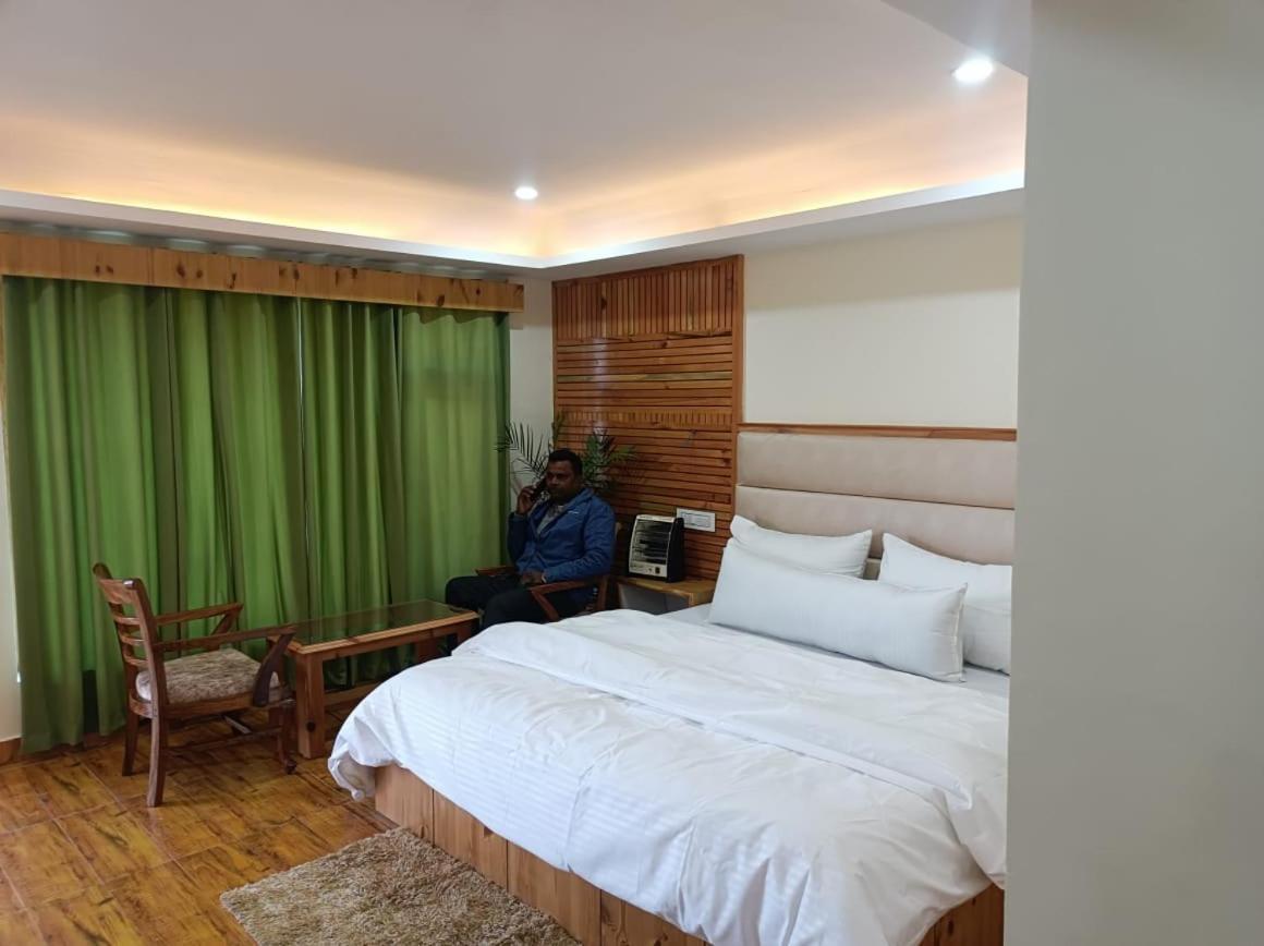 Resort The Himalayan Odyssey And Cottages 다람샬라 외부 사진